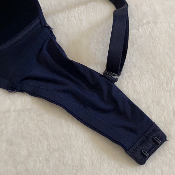 Gap Body | Favorite Seamless Wireless Convertible Bra Navy Blue (34D) - Picture 12 of 15